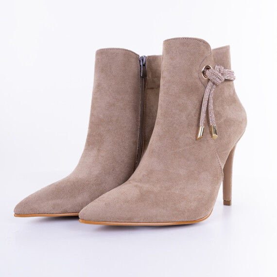 https://rawda-sy.kyveli.me/products/k08w23fw16759